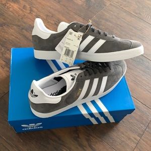 Never worn Adidas Gazelles Men’s size 10 1/2 (US) - Grey Suede with white soles